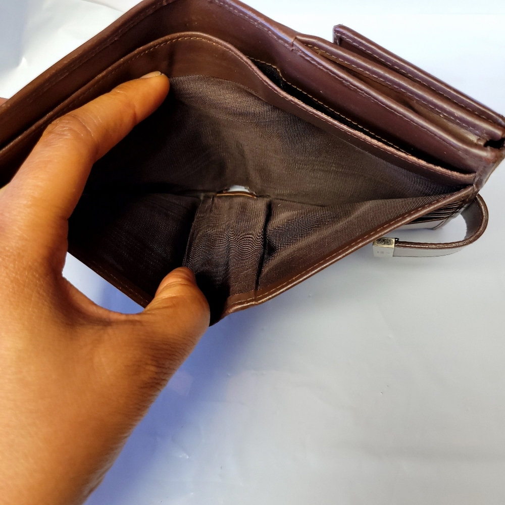 Gucci Gg Canvas Canvas Compact Wallet - image 6